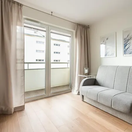 Chmielna Marble Centre By Bookinghost